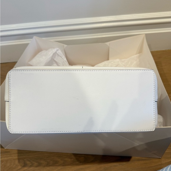 Michael Kors White Tote Bag - Picture 3 of 6